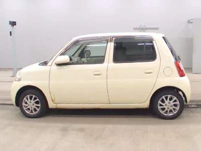 Daihatsu Esse