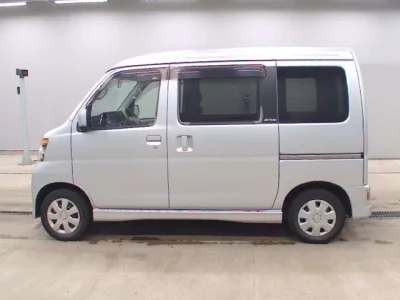 Daihatsu Atrai Wagon