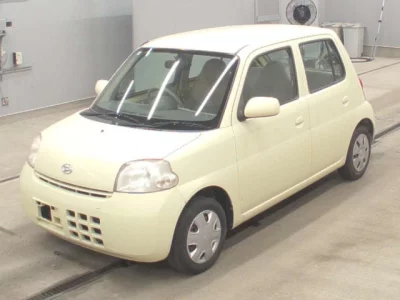 Daihatsu Esse