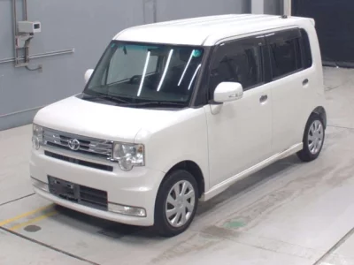 Toyota PIXIS SPACE