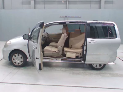 Toyota Raum