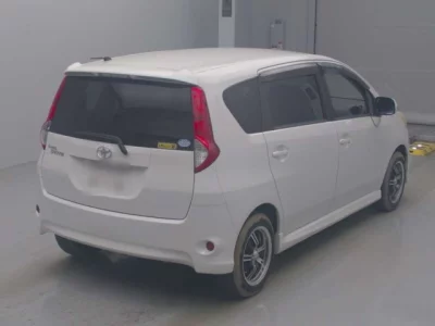 Toyota PASSO SETTE