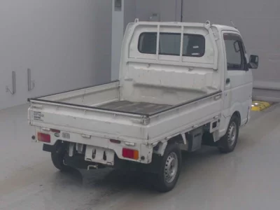 Nissan NT100 Clipper