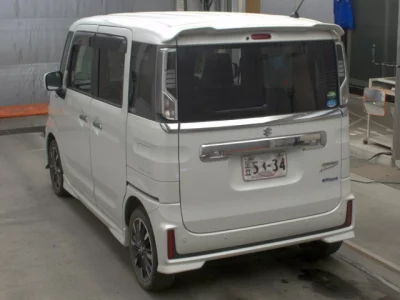 Suzuki Spacia