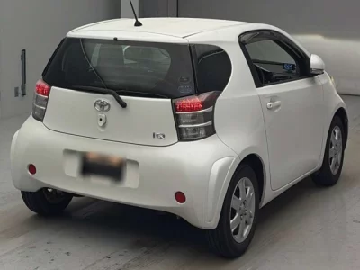 Toyota iQ