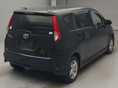 Toyota Passo Sette
