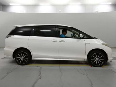 Toyota ESTIMA HYBRID