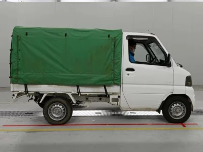 Nissan CLIPPER TRUCK