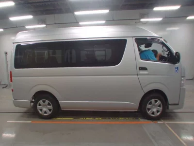 Toyota HiAce Van