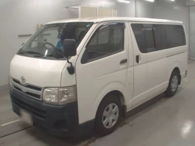 Toyota HiAce Van