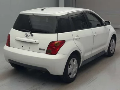 Toyota IST