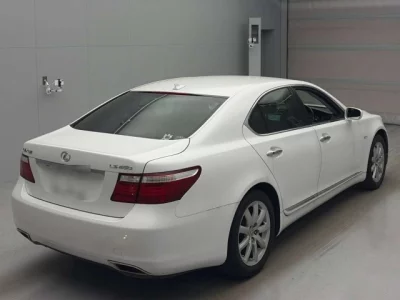 Lexus LS460L