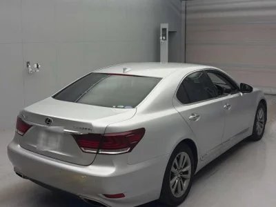 Lexus LS600h