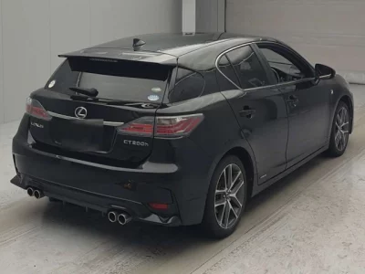 Lexus CT200h
