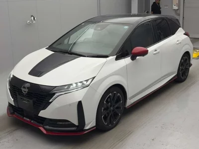 Nissan Aura