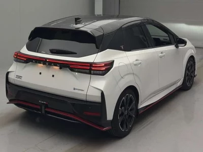 Nissan Aura