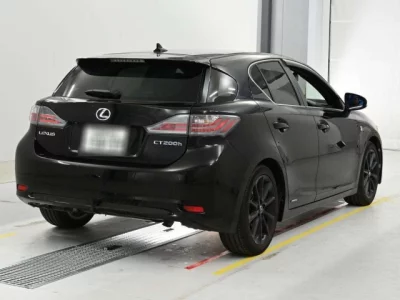 Lexus CT200h