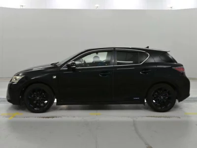 Lexus CT200h