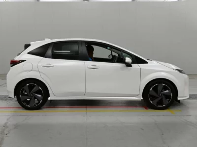 Nissan Aura