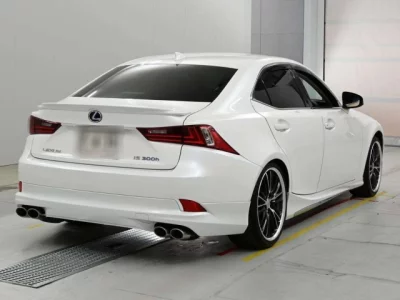 Lexus IS