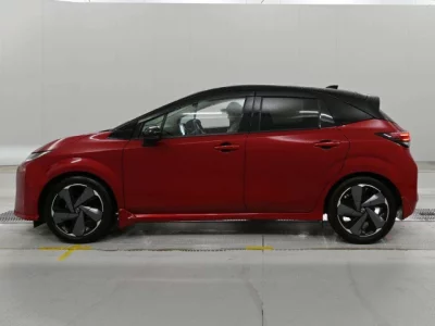 Nissan Aura