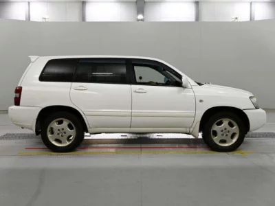 Toyota Kluger V