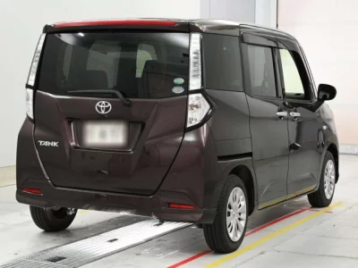 Toyota TANK