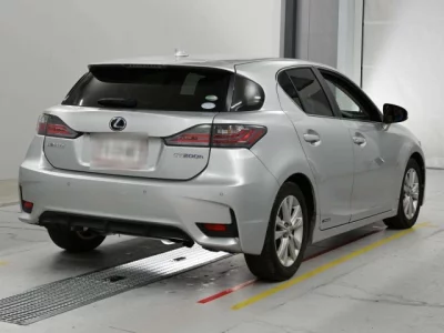 Lexus CT200h