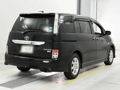 Toyota ISIS