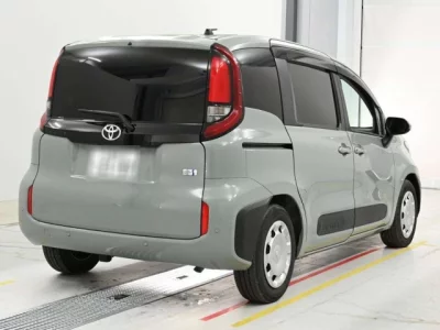 Toyota Sienta