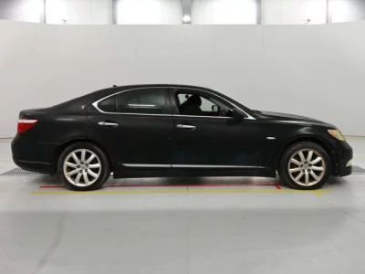 Lexus LS460L