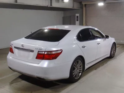Lexus LS