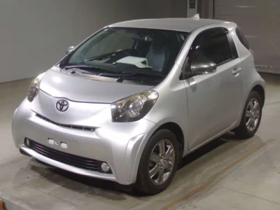Toyota iQ