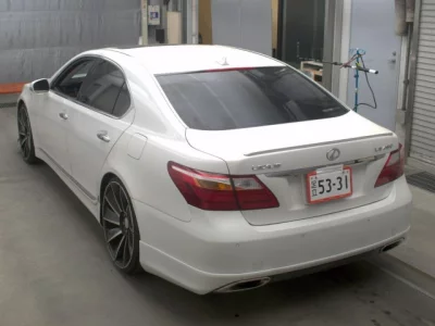 Lexus LS