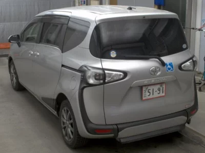 Toyota Sienta