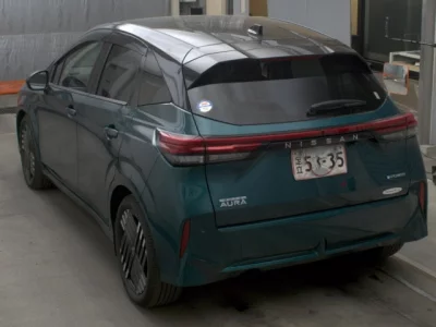 Nissan Aura