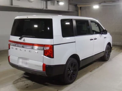 Mitsubishi DELICA D5
