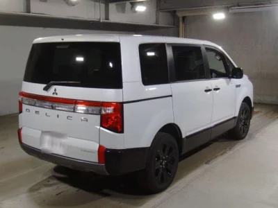 Mitsubishi DELICA D5
