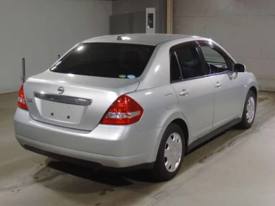 Nissan TIIDA LATIO