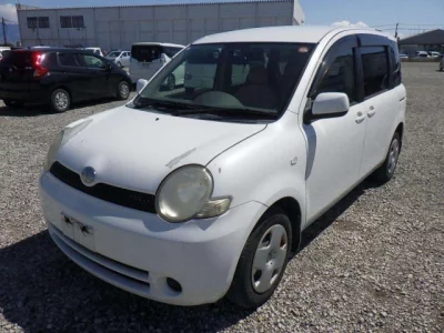 Toyota Sienta