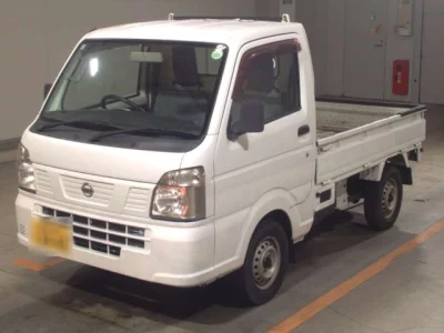 Nissan NT100 Clipper