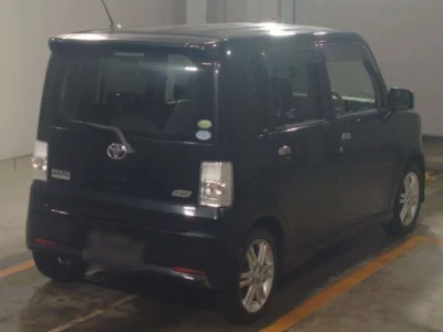 Toyota Pixis Space