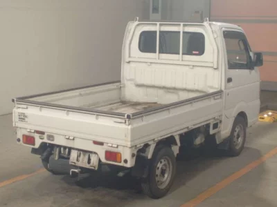 Nissan NT100 Clipper