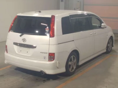 Toyota ISIS