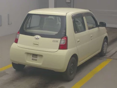 Daihatsu Esse