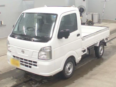Nissan NT100 Clipper