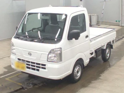 Nissan NT100 Clipper