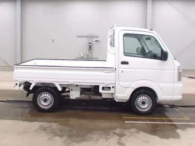 Nissan NT100 Clipper