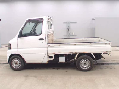 Nissan CLIPPER TRUCK