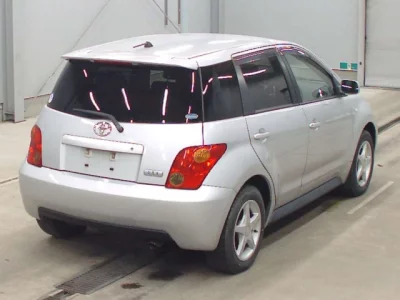 Toyota IST